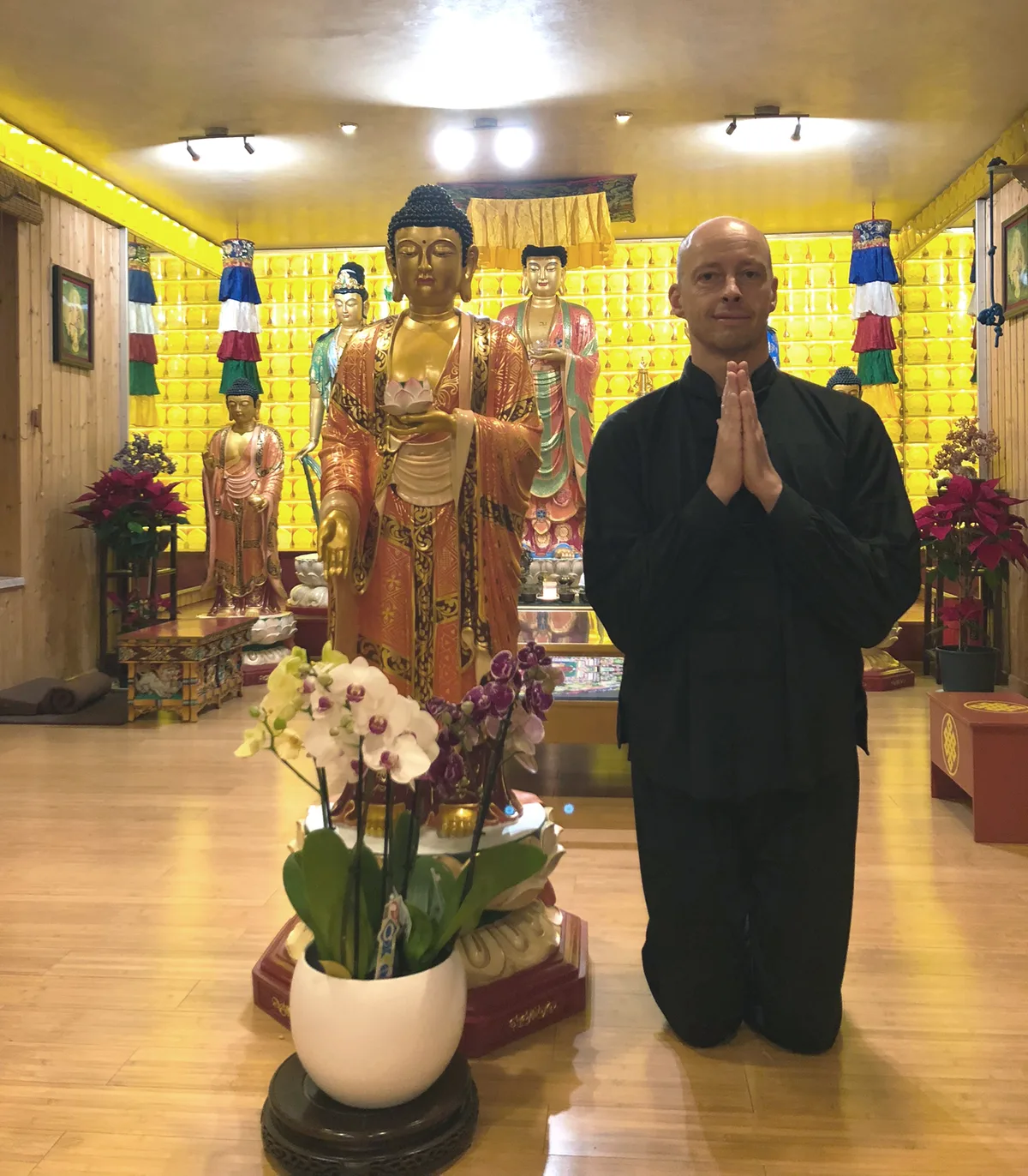 Jens Zuschke bei der Meditation im buddhistischen Schweigekloster